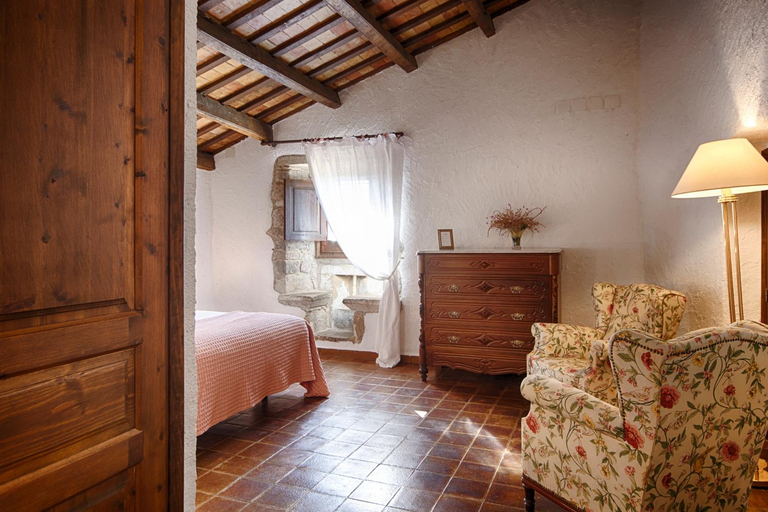 Bedroom 3, Masia Can Pou, Girona