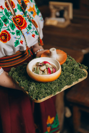 Food & Drinks 5, Грибова хата, Nadvirnians'kyi