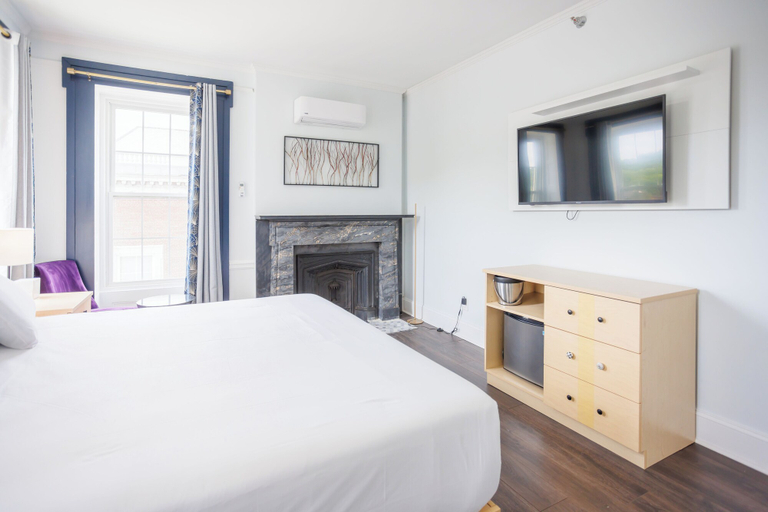 Bedroom 3, Hotel Callista, New London