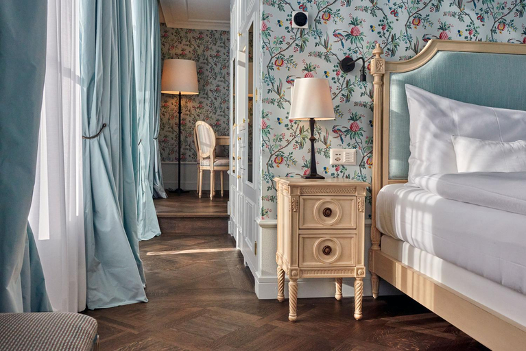 Bedroom 2, Chateau Guetsch, Luzern