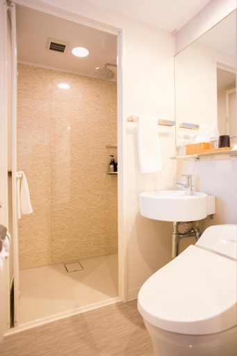 Bathroom 26