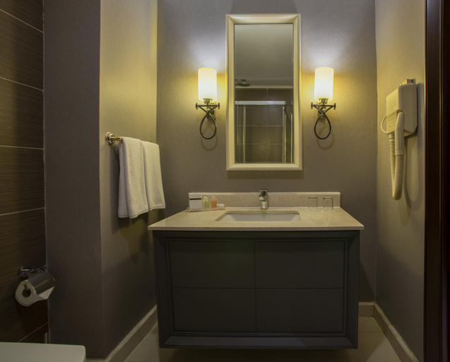 Bathroom 4, Taksim Square Hotel, Beyoğlu