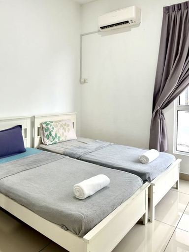 Bedroom 2, Hom Villa 16-25 pax, Kota Tinggi