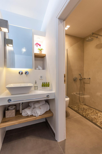 Bathroom 4, Caldera's Memories, South Aegean
