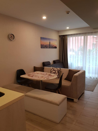 Others 2, Seven Seas Jomtien Dream, Pattaya