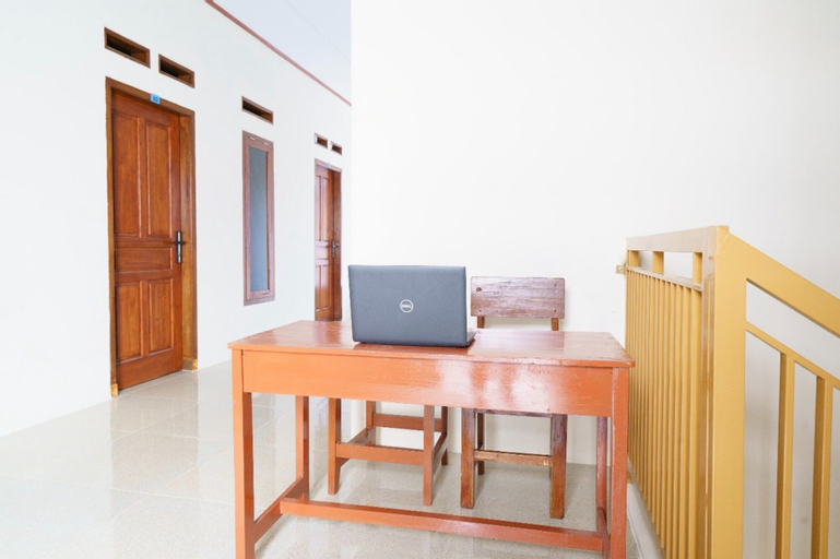 Public Area 2, OYO Life 2884 Wisma Jatnika Syariah, Kuningan