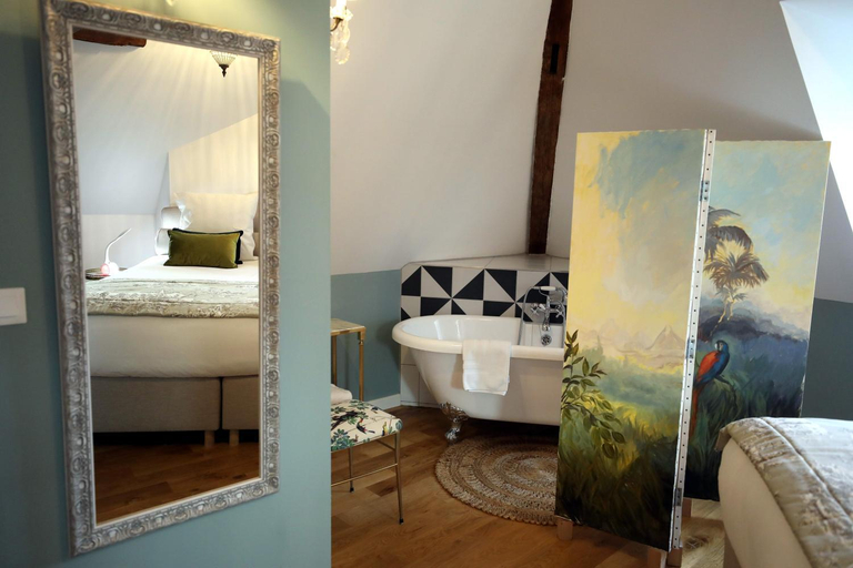 Bathroom 3, Au Jeu de Paume, Marne