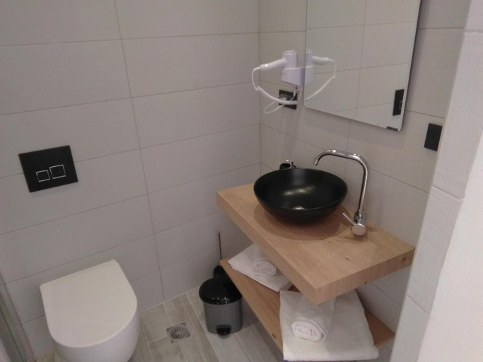 Bathroom 4, Antica Canea Luxury Rooms, Crete