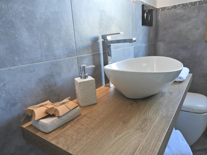 Bathroom 2, Acquamaris Tuerredda, Cagliari