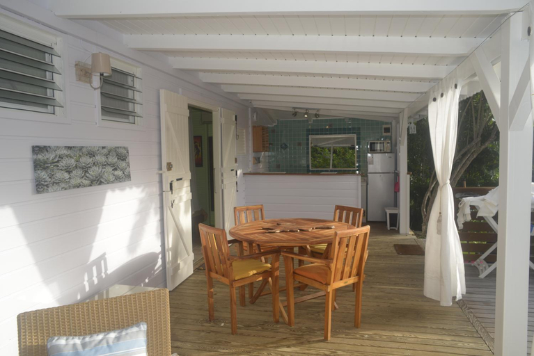 Others 4, GREEN HOUSE, Deshaies