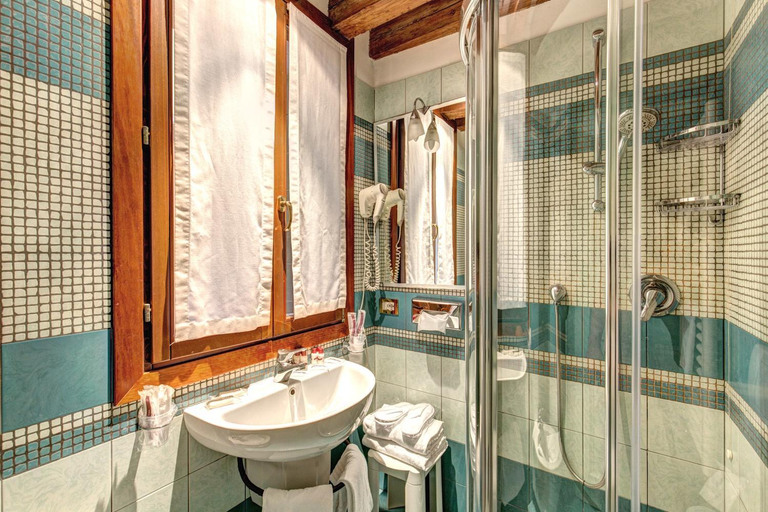 Bathroom 3, Palazzo La Scala, Venezia