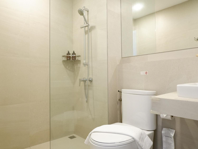 Bathroom 4, bliQ Hotel Chanthaburi, Muang Chanthaburi