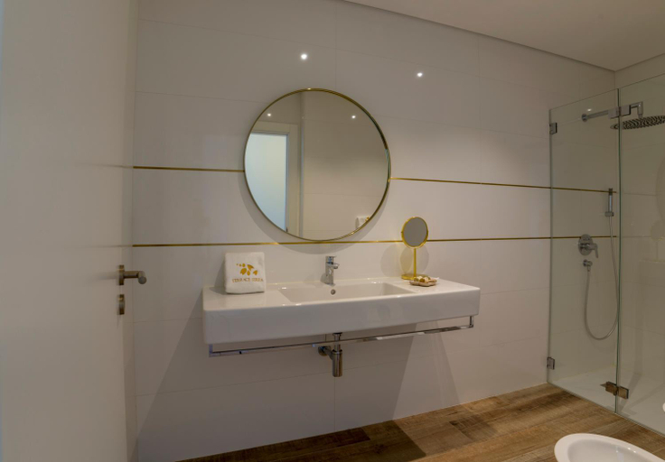 Bathroom 2, Terrace Serra, Covilhã