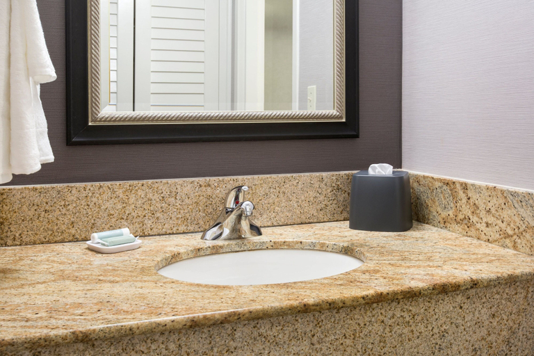 Bathroom 5, Courtyard by Marriott Tarrytown Westchester County, Westchester