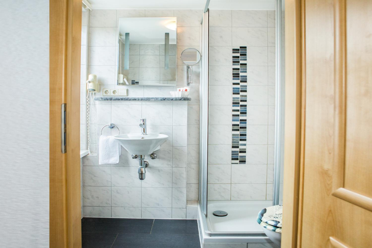Bathroom, Traditions-Gasthaus Bayrischer Hof, Ravensburg