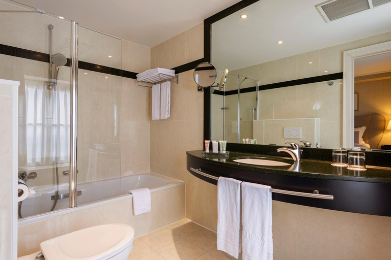 Bathroom 4, Dukes’ Arches, West-Vlaanderen