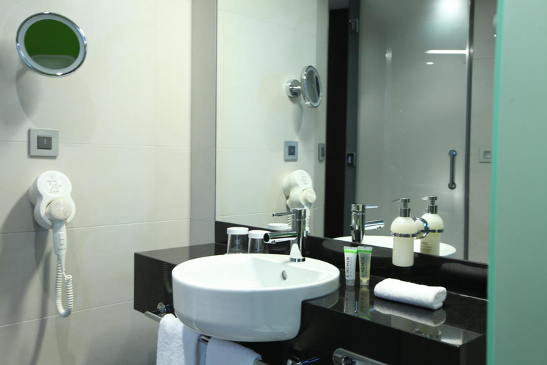 Bathroom 5, Lindner Hotel Bratislava, Bratislava