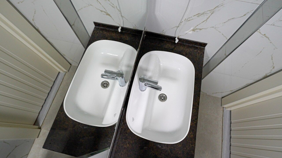 Others 5, Mitra Otel, Merkez