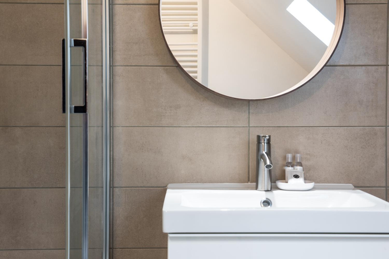 Shower 2, Auguste, La Romaine et My Cesar - Location Saverne, Bas-Rhin