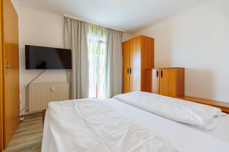 Bedroom 18