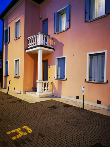 Exterior 2