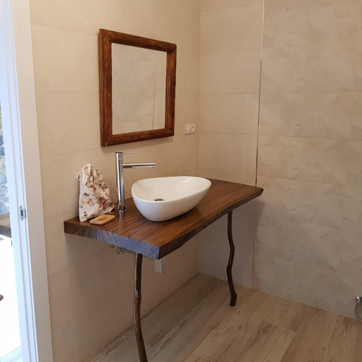 Bathroom 5, Posada Las Albarcas, Cantabria