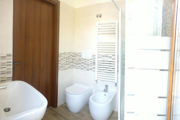Bathroom 2, Foresteria Sirio, Milano