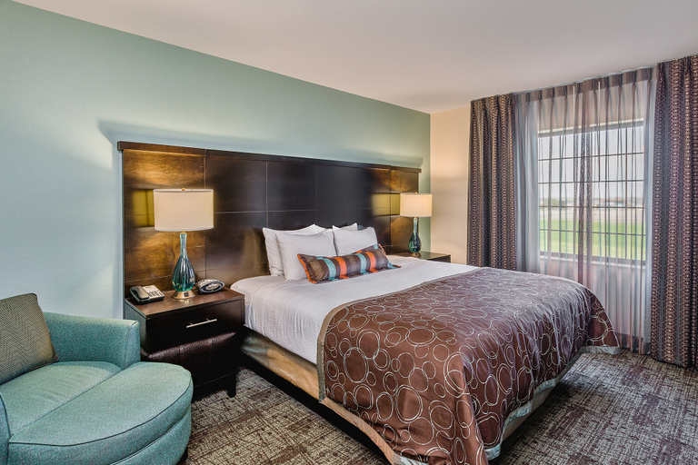 Staybridge Suites BISMARCK, an IHG hotel Room Type - 2 King Beds 2 Bedroom Suite