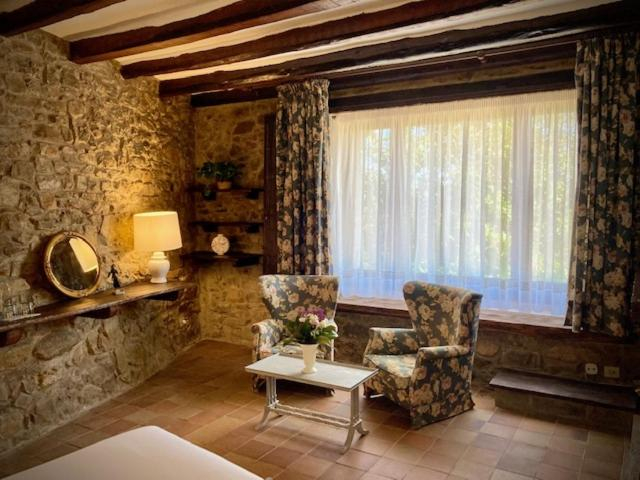 Bedroom 3, Masia Can Pou, Girona