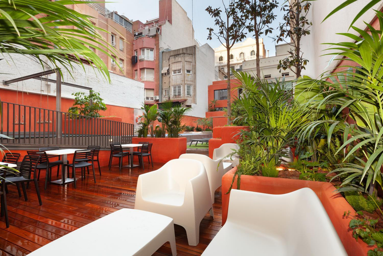 Food & Drinks 5, Enjoybcn Patio de Gracia, Barcelona
