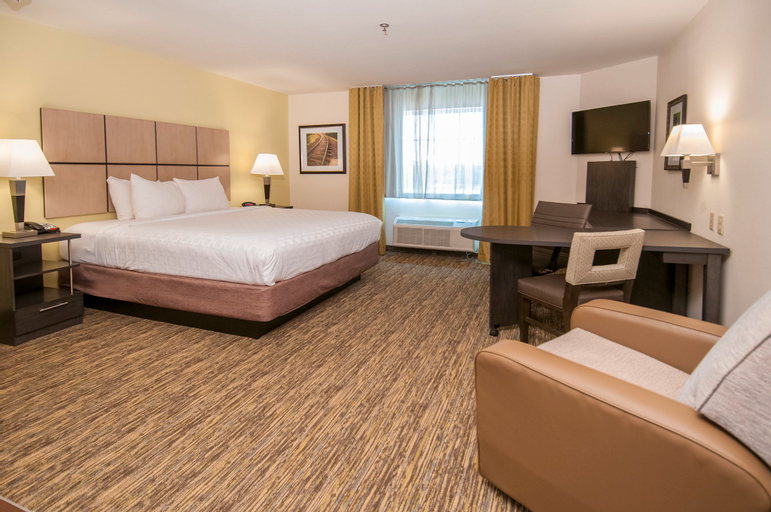 Candlewood Suites BATON ROUGE - COLLEGE DRIVE - Tap to explore photos