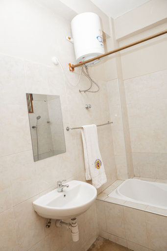 Bathroom 3, Freeman Methodist Guest House, Kumasi