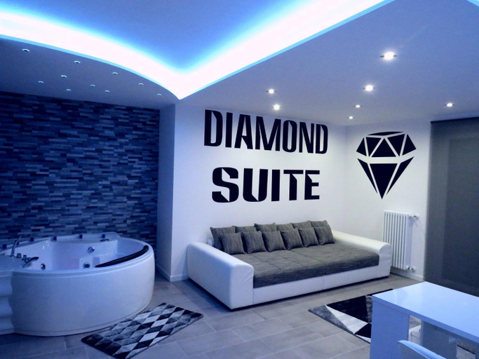 Others 5, Diamond Suite Verona, Verona