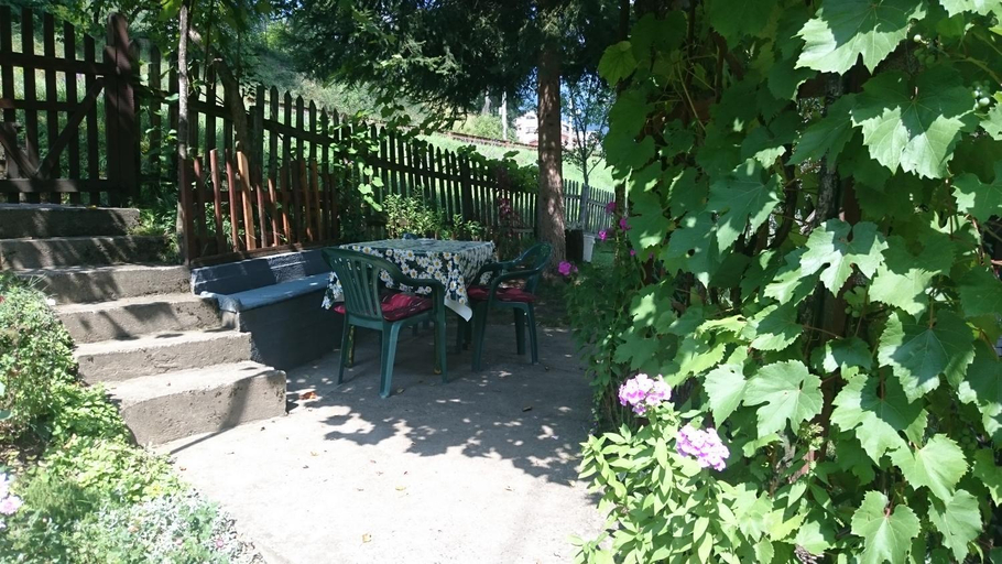 Others 5, Apartman Ana, Užice