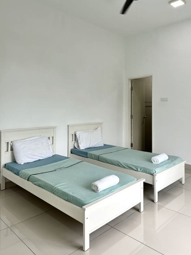 Bedroom 2, Hom Villa 16-25 pax, Kota Tinggi