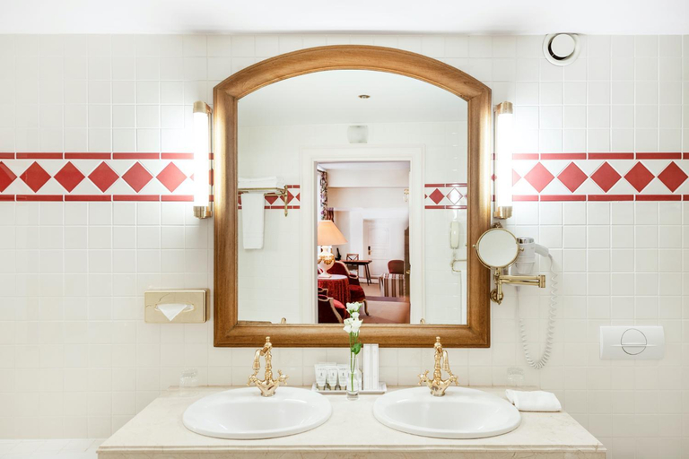 Bathroom 5, Relais & Chateaux Stikliai Hotel, Vilniaus