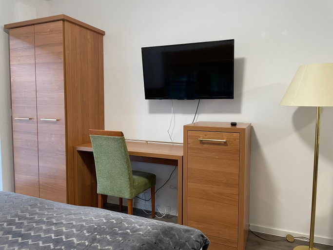 Bedroom 2, Stilvoll Wohnen in Oldenburg Kreyenbruck Apartments, Oldenburg