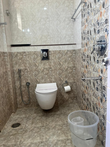 Bathroom 5, Avenue Suites, Bangalore