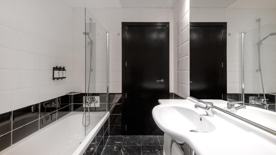 Bathroom 4, Room Mate Larios, Málaga
