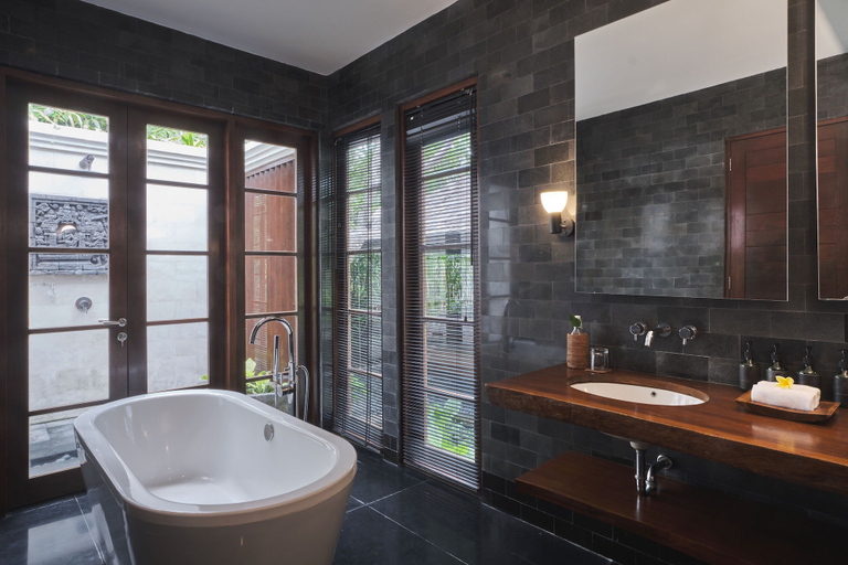 Bathroom 5, The Damai, Buleleng