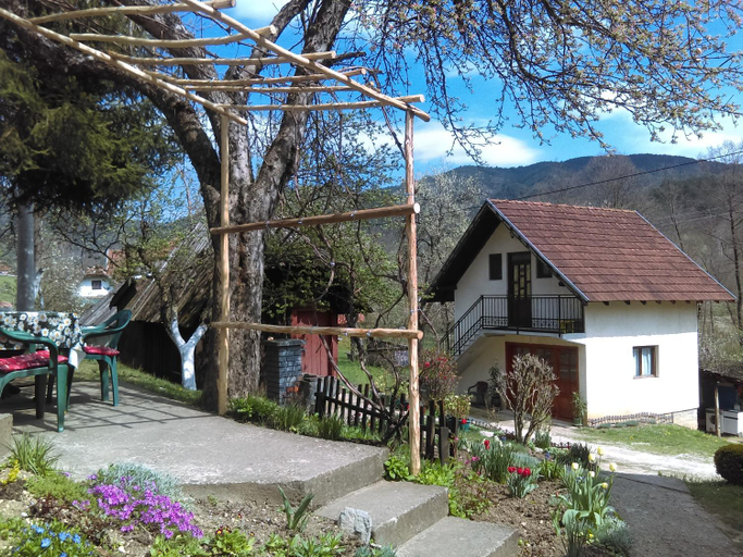 Others 4, Apartman Ana, Užice