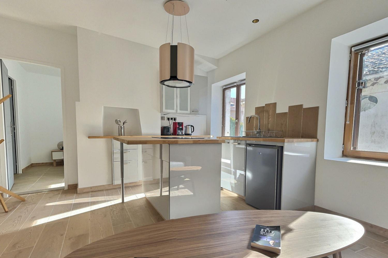 Others 4, Des appartements au calme dans un immeuble historique, Hérault