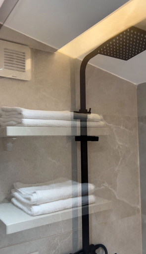 Bathroom 4, Ansel Home, Sarandës