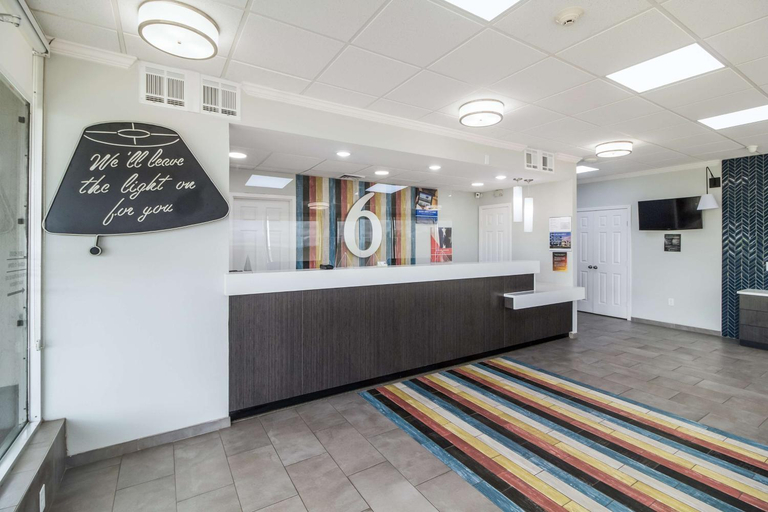 Public Area 3, Motel 6 Groves, TX, Jefferson