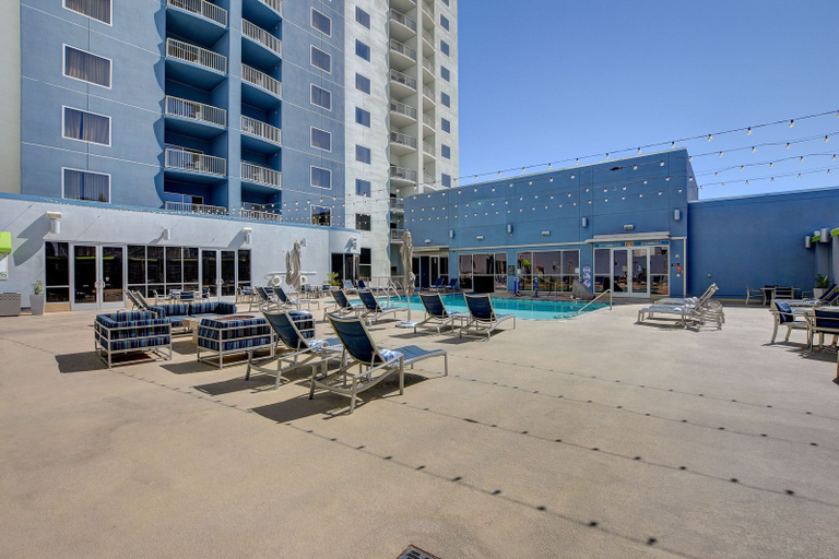 Exterior & Views 2, Sapphire Skyline Premium Suite, Clark