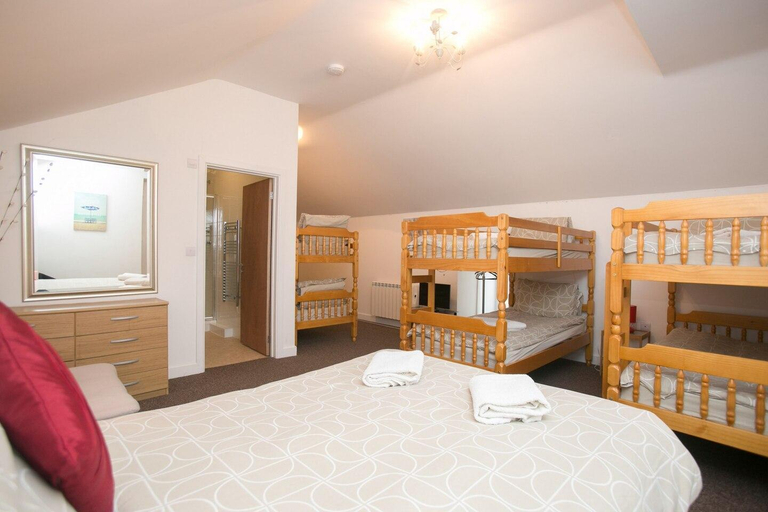 Bedroom 2, Terraced house, BBQ, Garden, LULWORTH MEWS 2 , Dorset