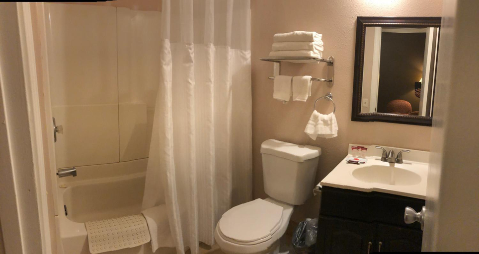 Bathroom 2, ValueInn Eugene - Airport, Lane