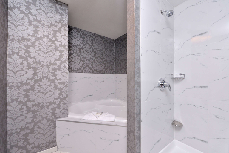 Bathroom 11