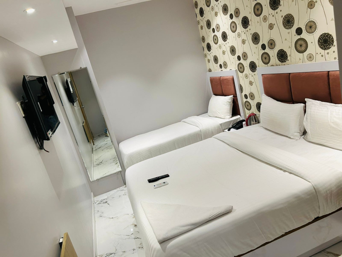 Bedroom 2, Grand Dyad Hotel, Mumbai Suburban