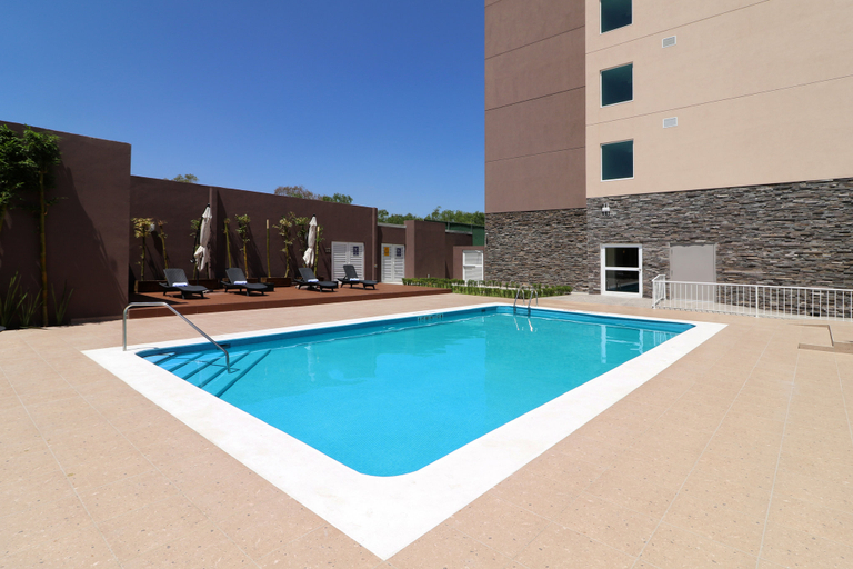 Sport & Beauty 3, Candlewood Suites CELAYA, Apaseo el Grande